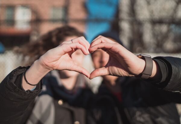 Heart hands 479709 unsplash